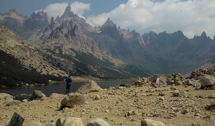 Trekking hacia Refugio Frey