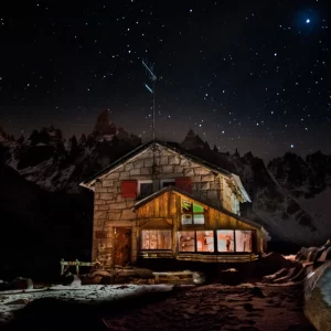 Refugio Frey de noche